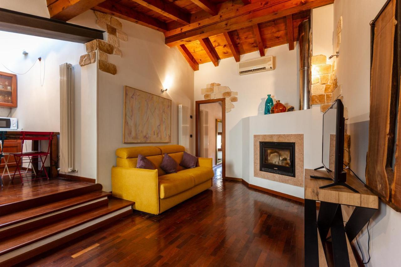 La Terrazza Apartment - Smart Holiday Mantova Bagian luar foto